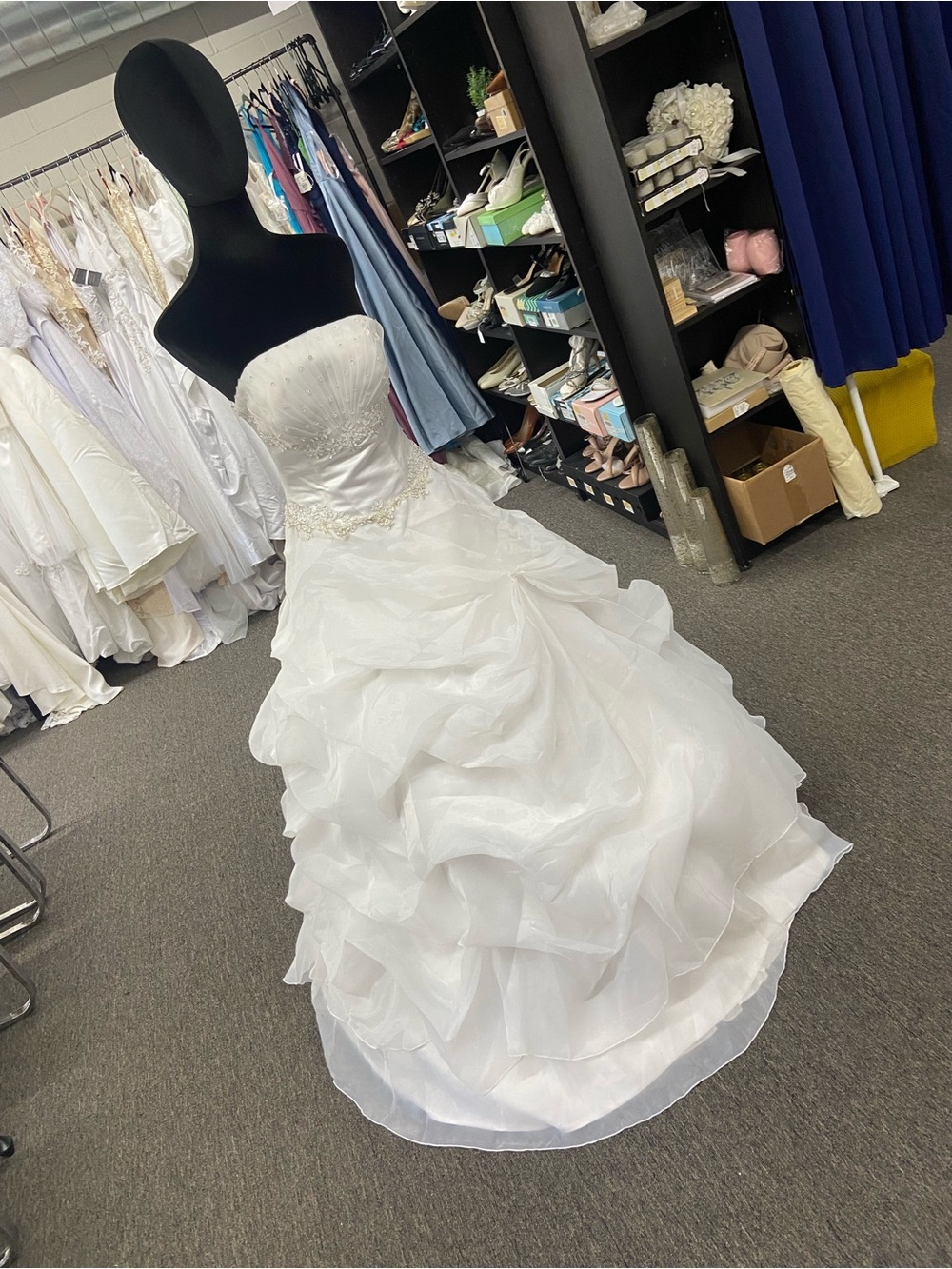 Aspeed Strapless Ball Gown Wedding Dress with Ruffled Skirt